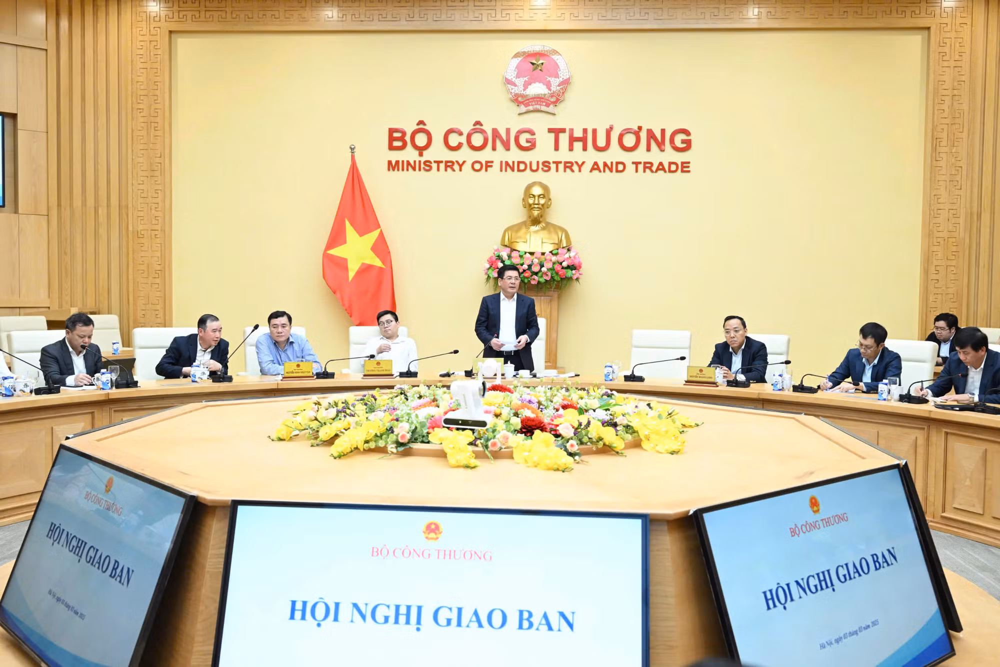 Bộ Công Thương: Cần chú trọng công tác tư tưởng cho cán bộ, người lao động sau sắp xếp -0