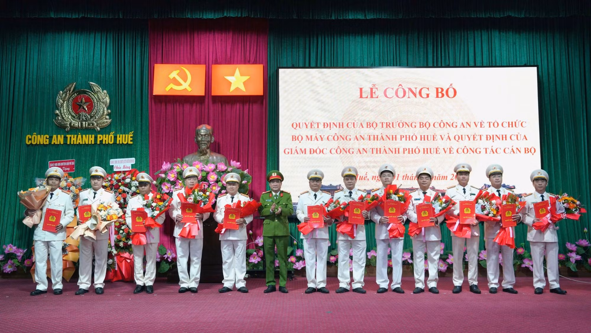 Công an TP Huế sắp xếp tối thiểu mỗi Công an cấp xã 12 cán bộ -0