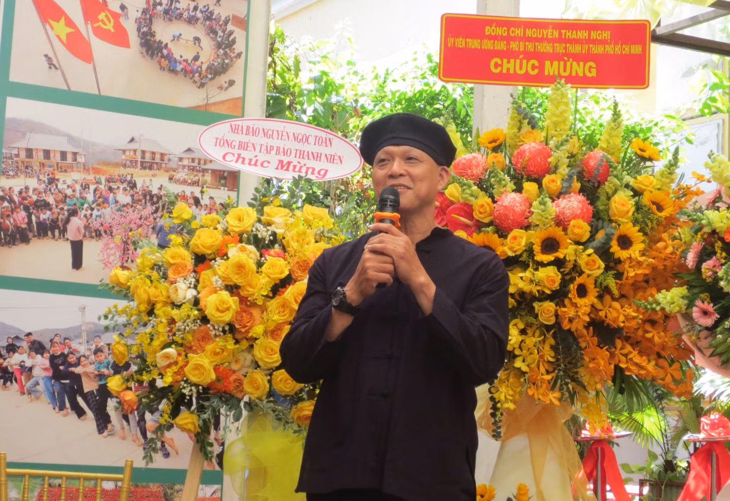 Triển lãm ảnh về Làng Nủ - Từ đau thương đến tái sinh -0
