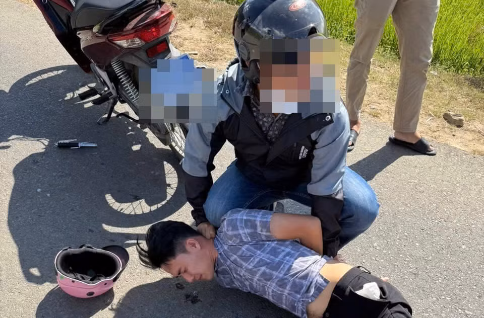 Khống chế nghi can giết người trên đường bỏ trốn -0
