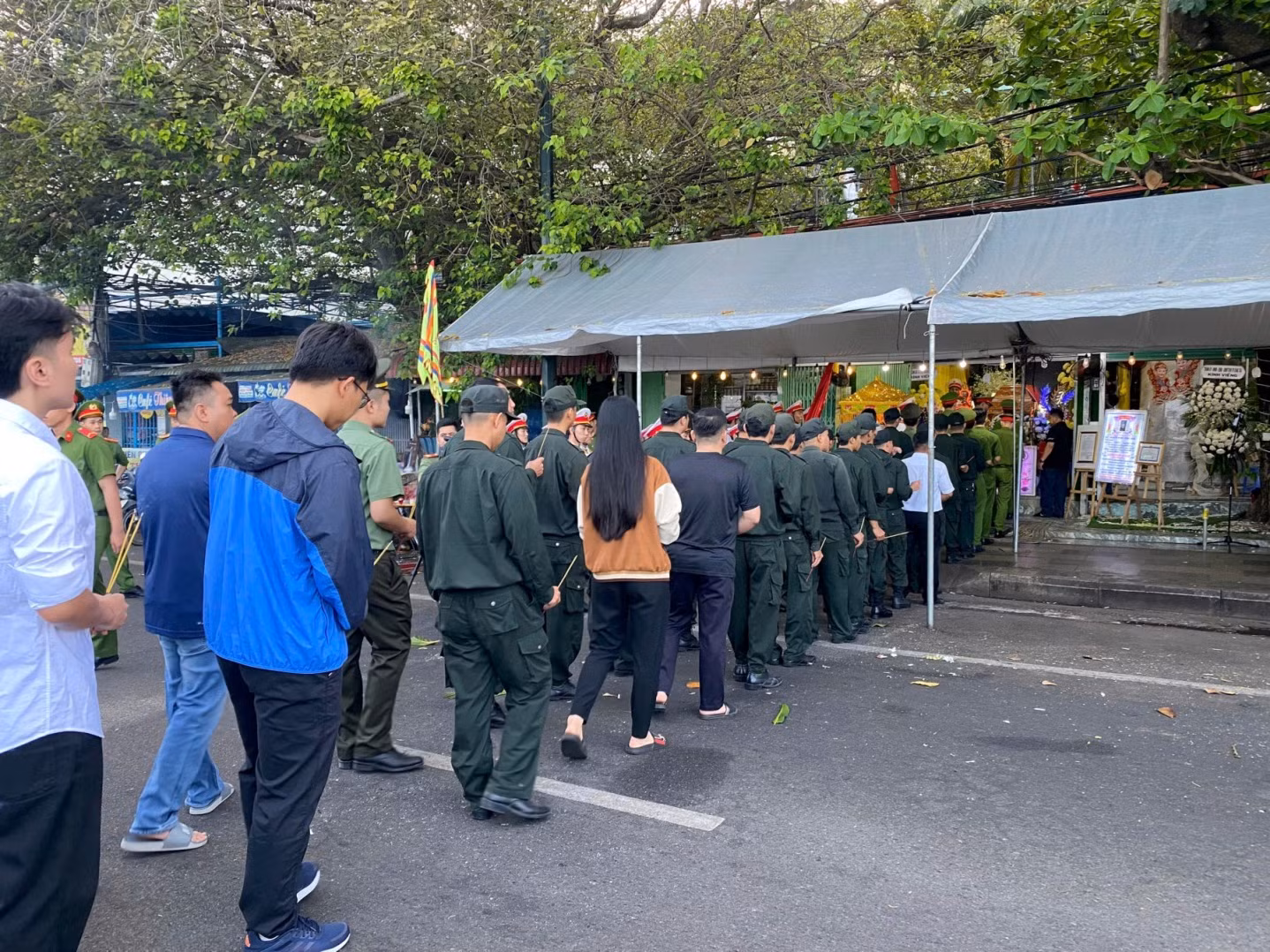 Truy tặng Huân chương bảo vệ Tổ quốc và Huy hiệu Tuổi trẻ dũng cảm đối với chiến sĩ Cảnh sát hy sinh -5