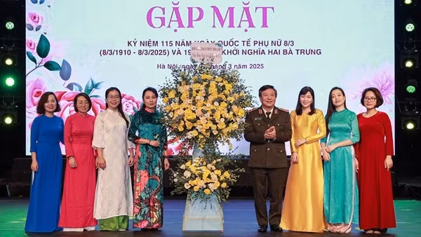 Cục Truyền thông CAND gặp mặt kỷ niệm Ngày Quốc tế Phụ nữ 8/3