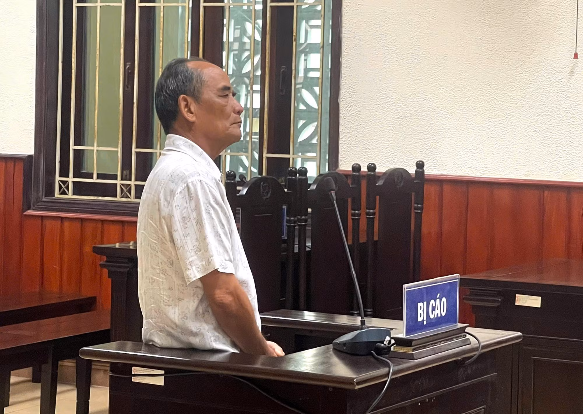 Lợi dụng chức vụ, quyền hạn để trục lợi, Cựu Bí thư Huyện ủy Vĩnh Thạnh lĩnh 3 năm tù giam -0