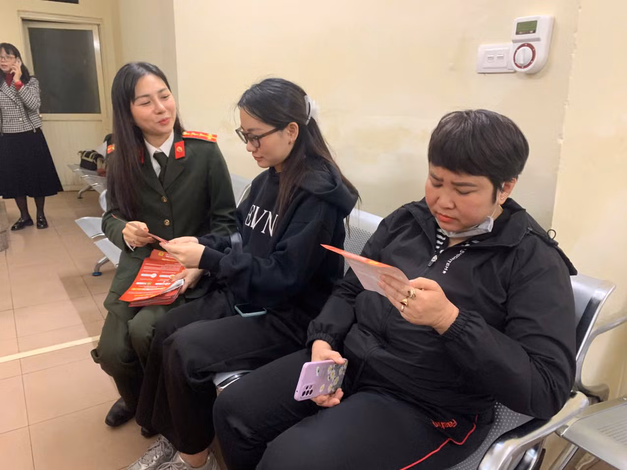 Ghi nhận trong ngày đầu tiên, Công an thực hiện nhiệm vụ cấp phiếu lý lịch tư pháp -1