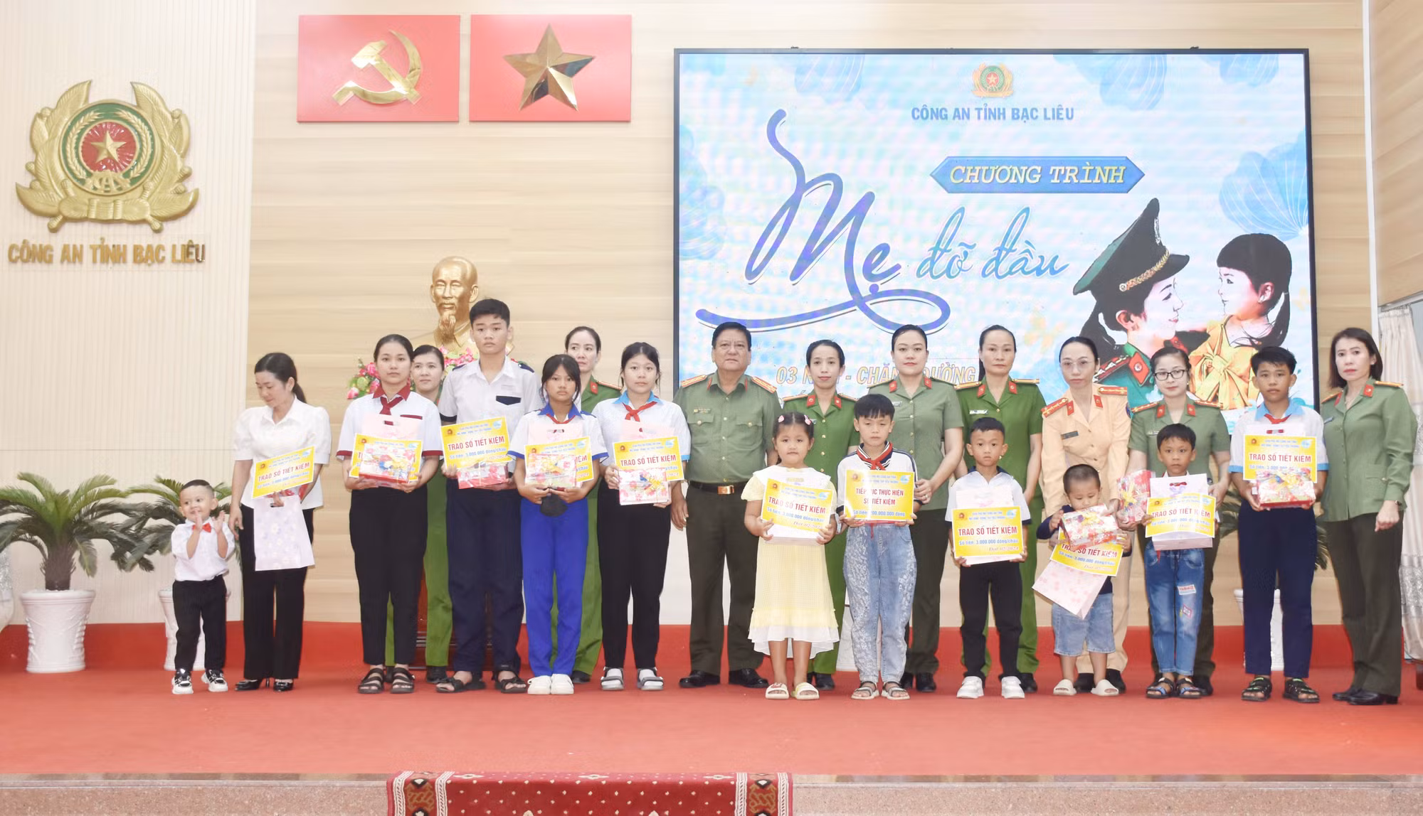 Phụ nữ Công an Bạc Liêu chung tay vì cuộc sống cộng đồng -0