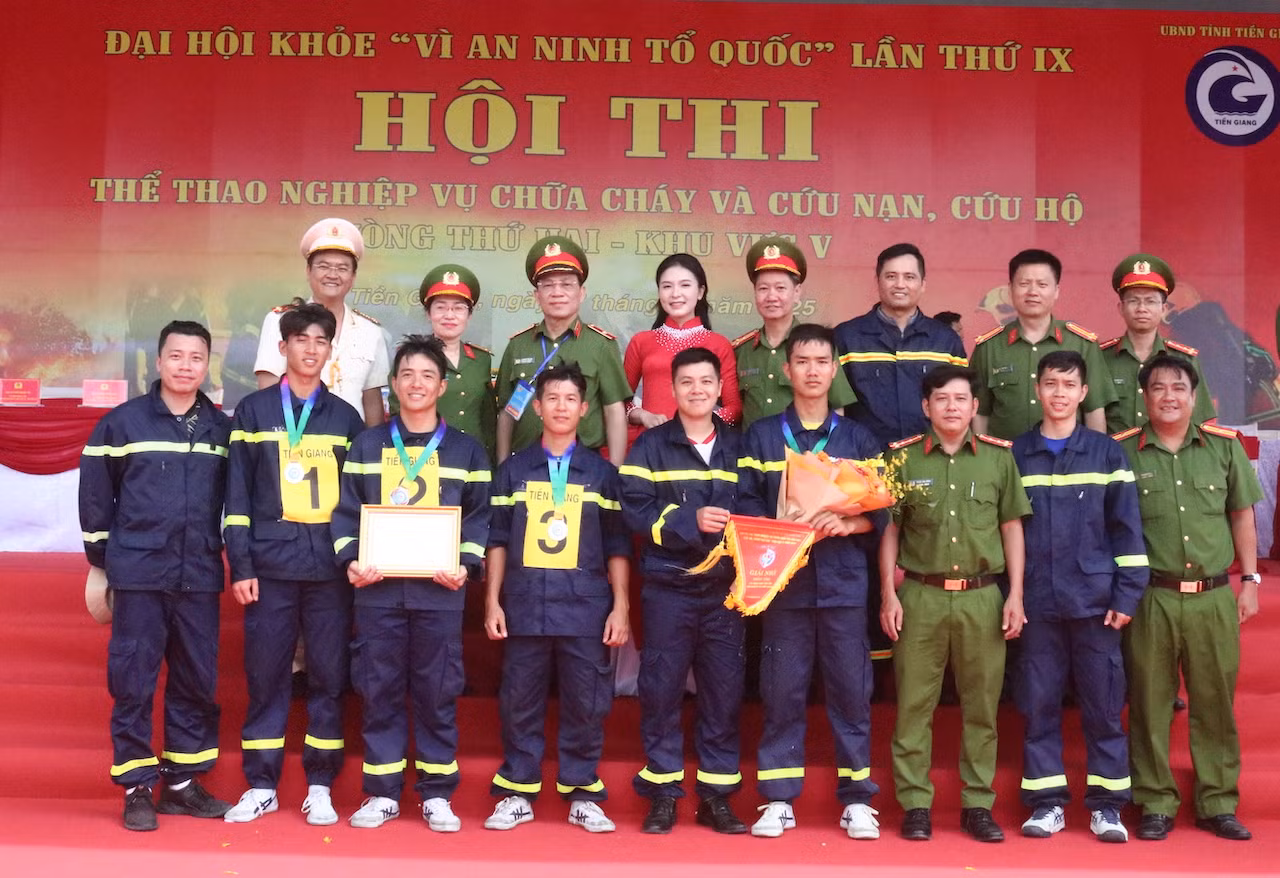 Sôi nổi hội thi thể thao nghiệp vụ chữa cháy và cứu nạn, cứu hộ tại khu vực miền Tây -0