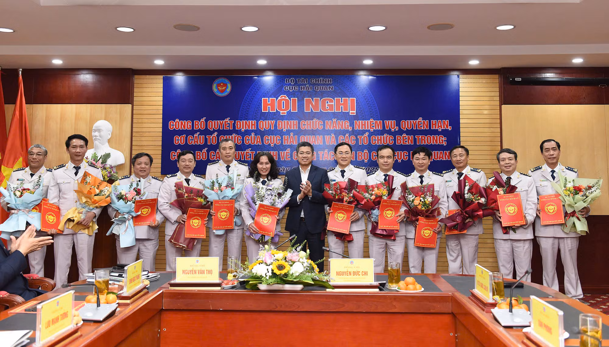 Bộ nhiệm 32 chi cục trưởng, trưởng ban và tương đương -0