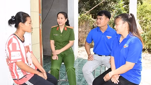 Học và làm theo Bác từ những việc bình dị
