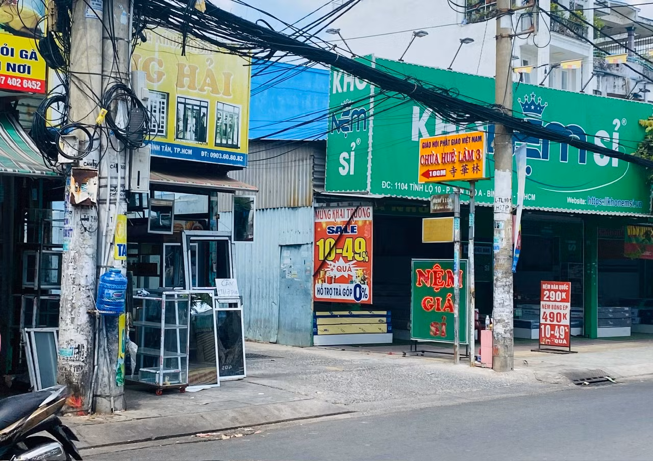 Mâu thuẫn phân chia tài sản, anh đâm chết em trai rồi tự sát -0
