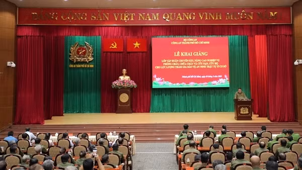 Huấn luyện chuyên sâu nghiệp vụ PCCC và CNCH lực lượng tham gia bảo vệ ANTT ở cơ sở