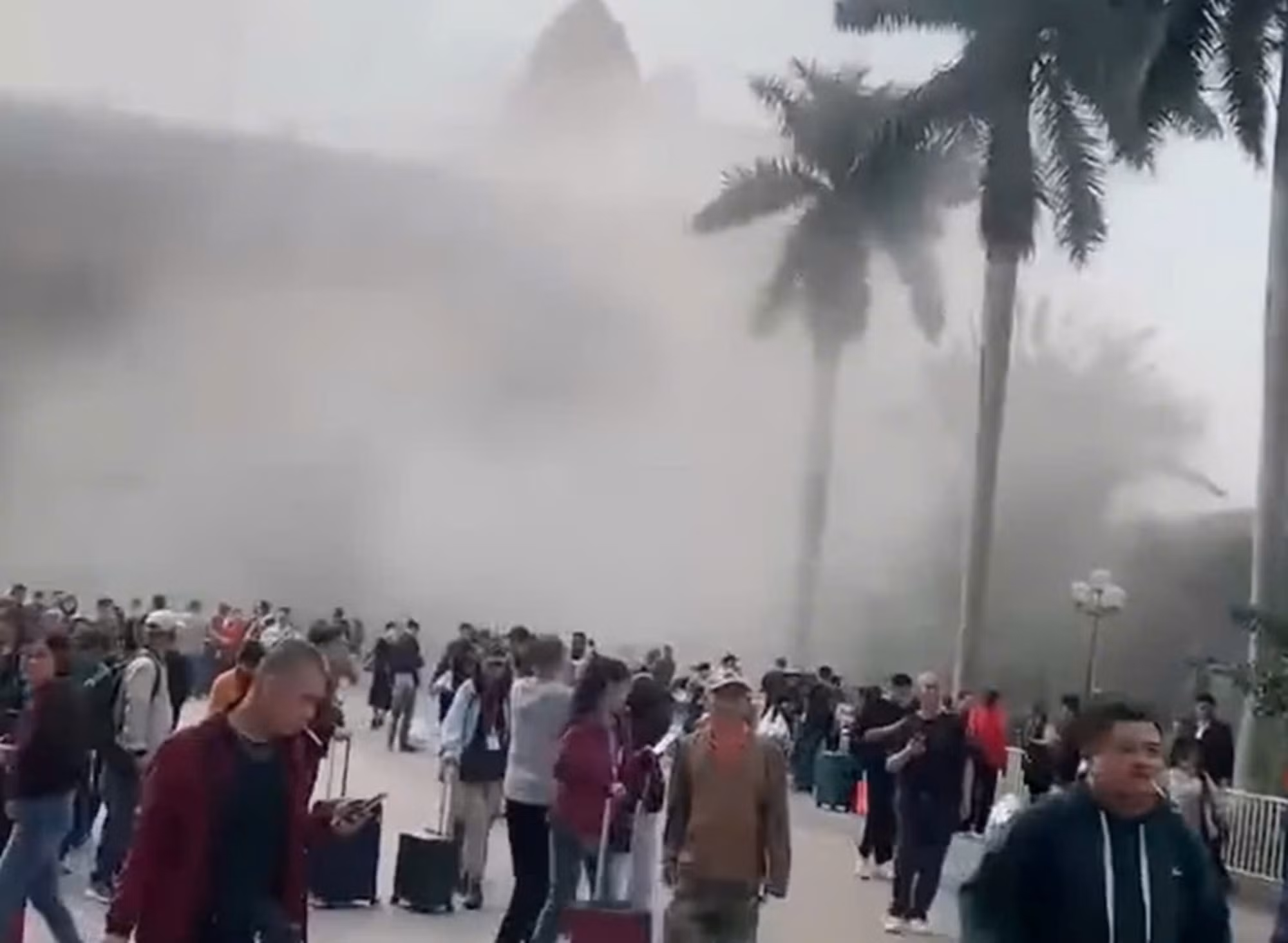 Cháy tại cửa khẩu quốc tế Móng Cái -0