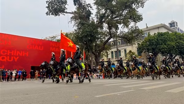 Trầm trồ thán phục kỹ thuật điêu luyện của Kỵ binh CAND