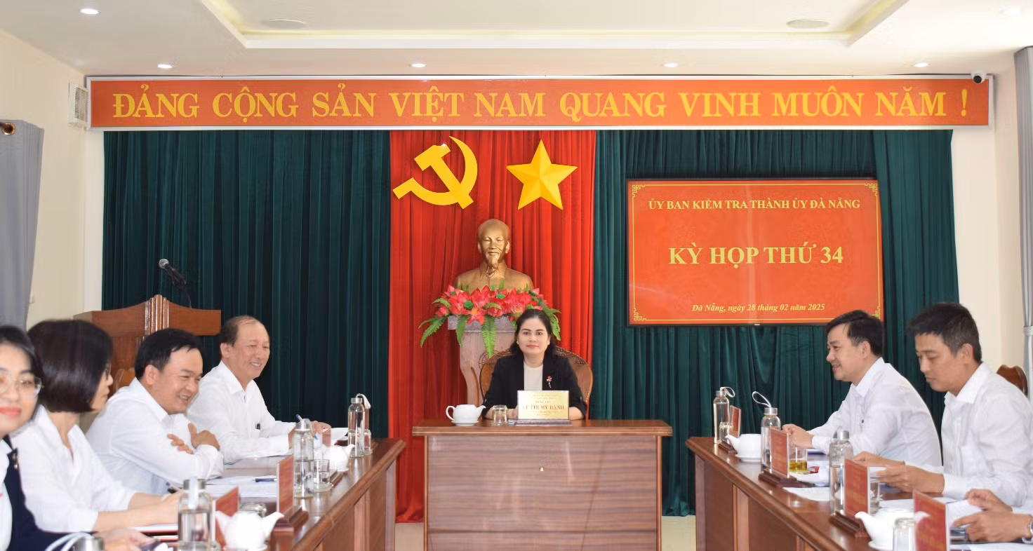 Mua văn bằng, chứng chỉ giả trên mạng để đấu thầu, một Phó giám đốc công ty ở Đà Nẵng bị khai trừ Đảng -0
