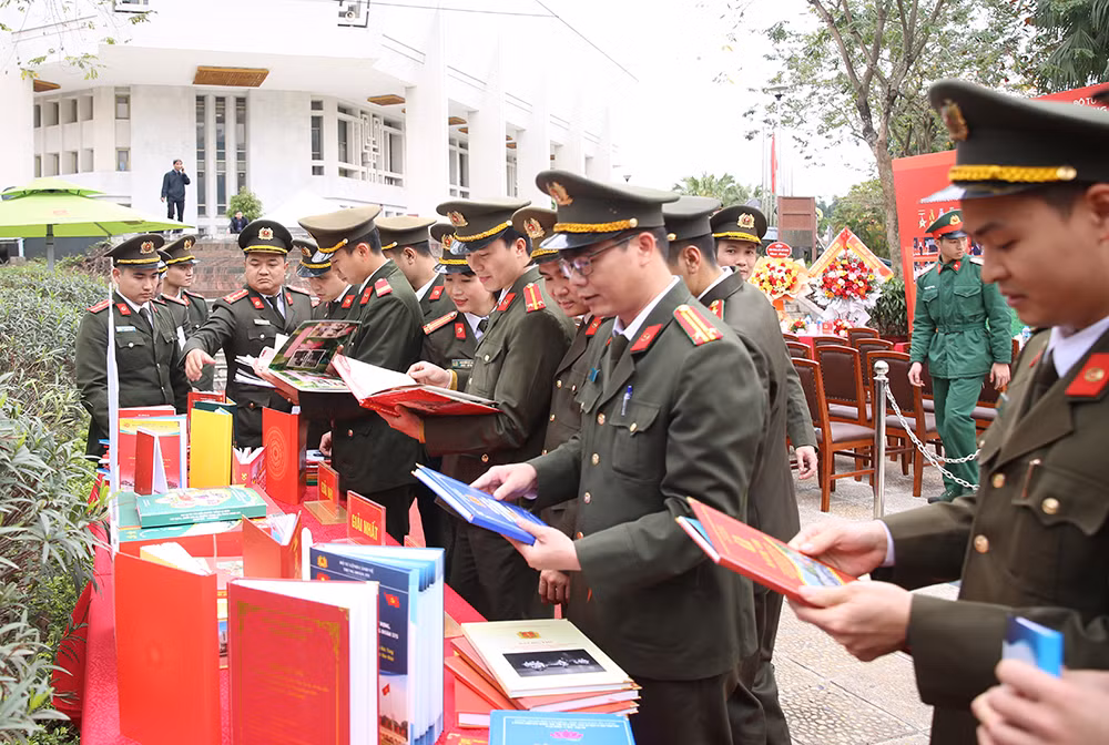 Trung đoàn 375 - Nửa thế kỷ trung hiếu bên Người -5