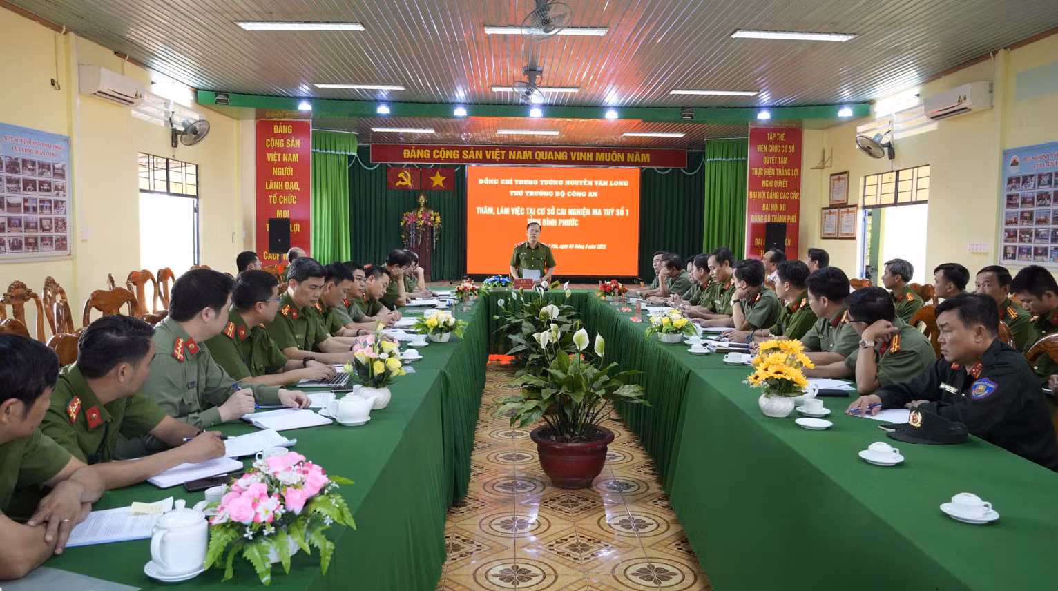 Thứ trưởng Nguyễn Văn Long kiểm tra công tác Công an tại Bình Dương và Bình Phước -0