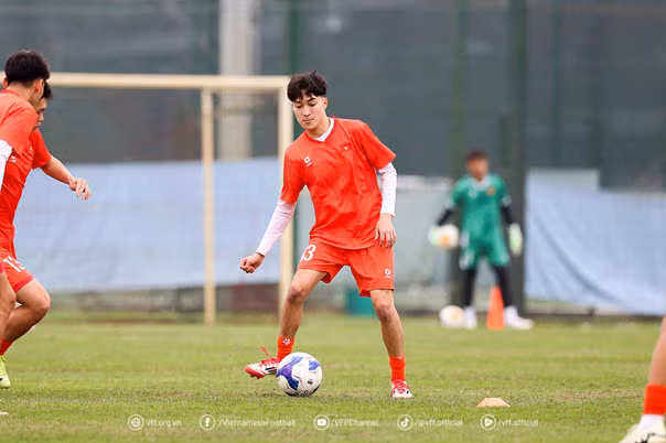 U17 Việt Nam chờ gì từ cầu thủ Việt kiều? -0