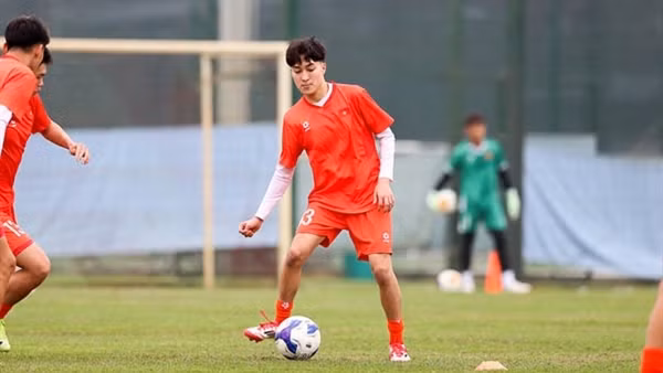 U17 Việt Nam chờ gì từ cầu thủ Việt kiều?