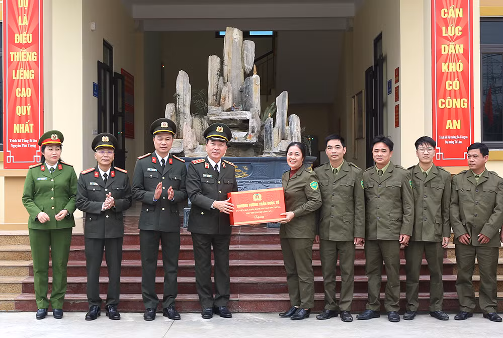 Thứ trưởng Trần Quốc Tỏ thăm, kiểm tra một số đơn vị triển khai tổ chức bộ máy theo mô hình mới -2