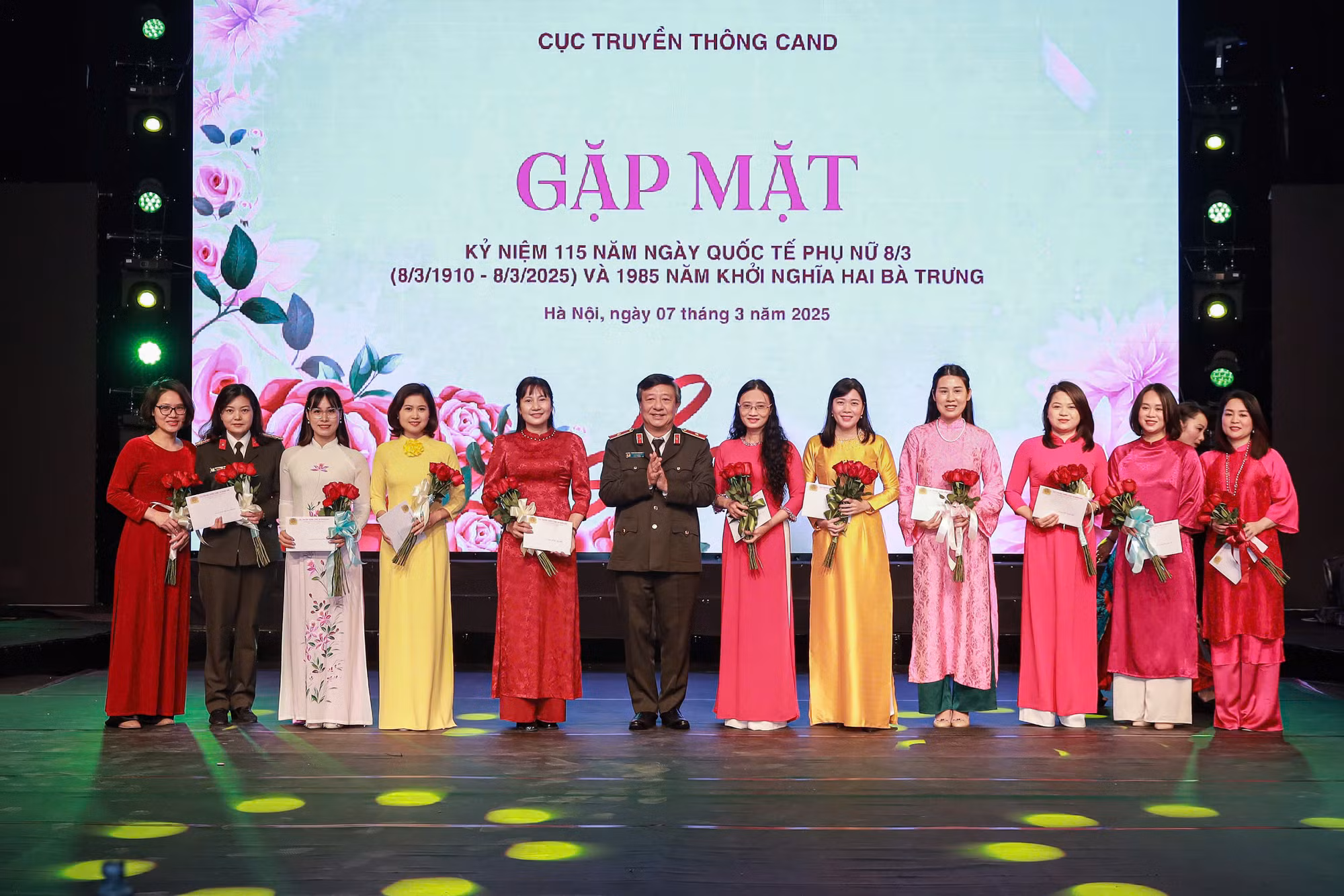 Cục Truyền thông CAND gặp mặt kỷ niệm Ngày Quốc tế Phụ nữ 8/3 -0