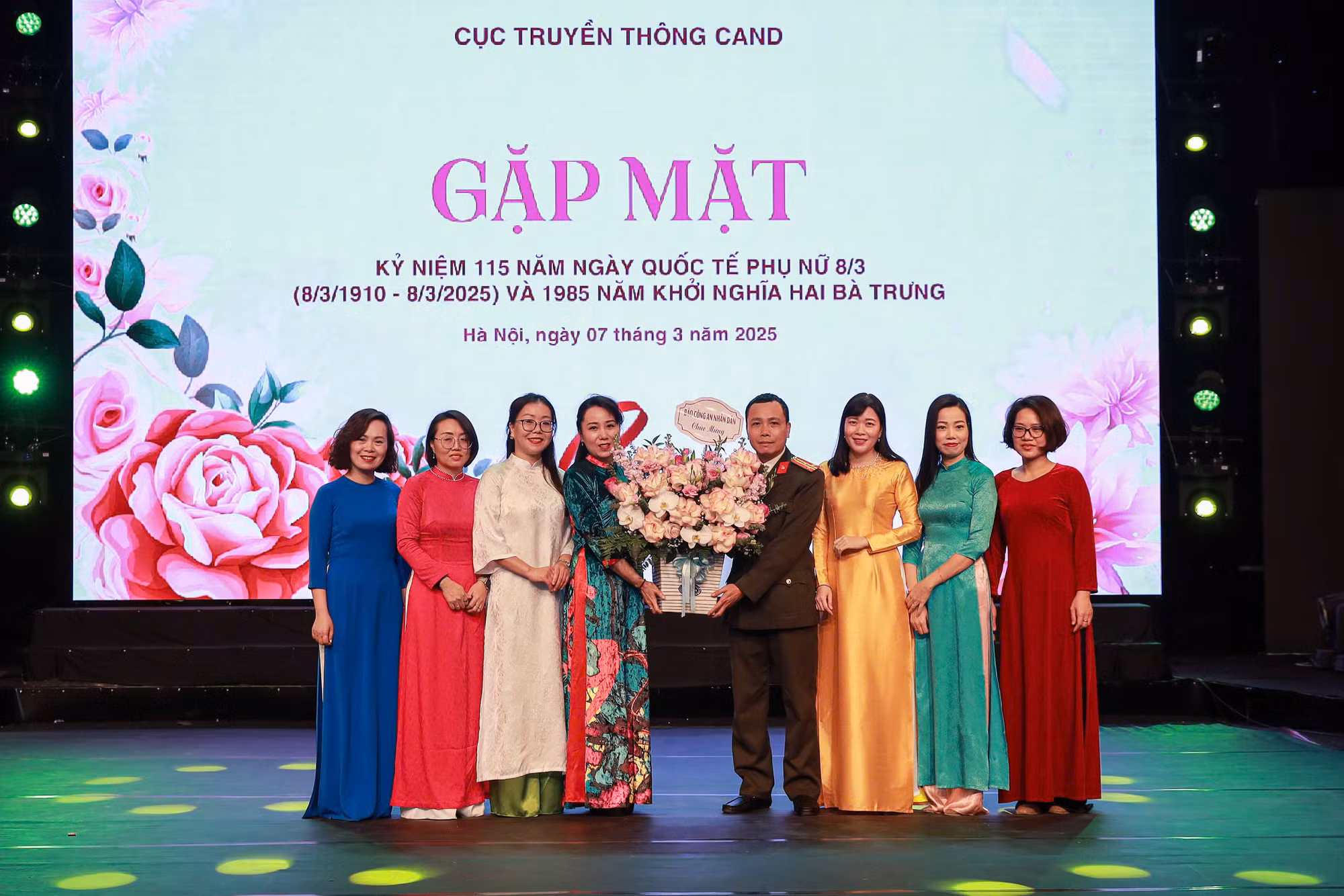 Cục Truyền thông CAND gặp mặt kỷ niệm Ngày Quốc tế Phụ nữ 8/3 -0