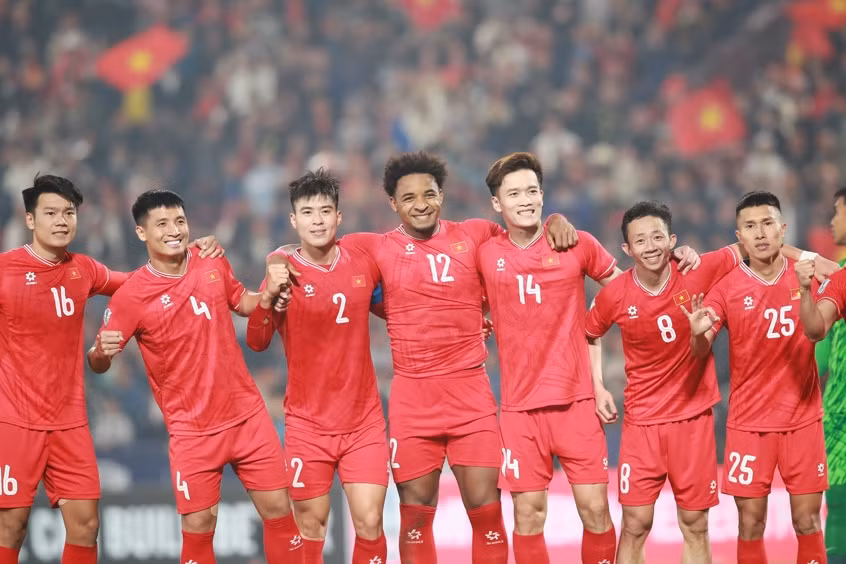 SHB thuê máy bay đưa cổ động viên sang Thái Lan tiếp lửa đội tuyển Việt Nam -0