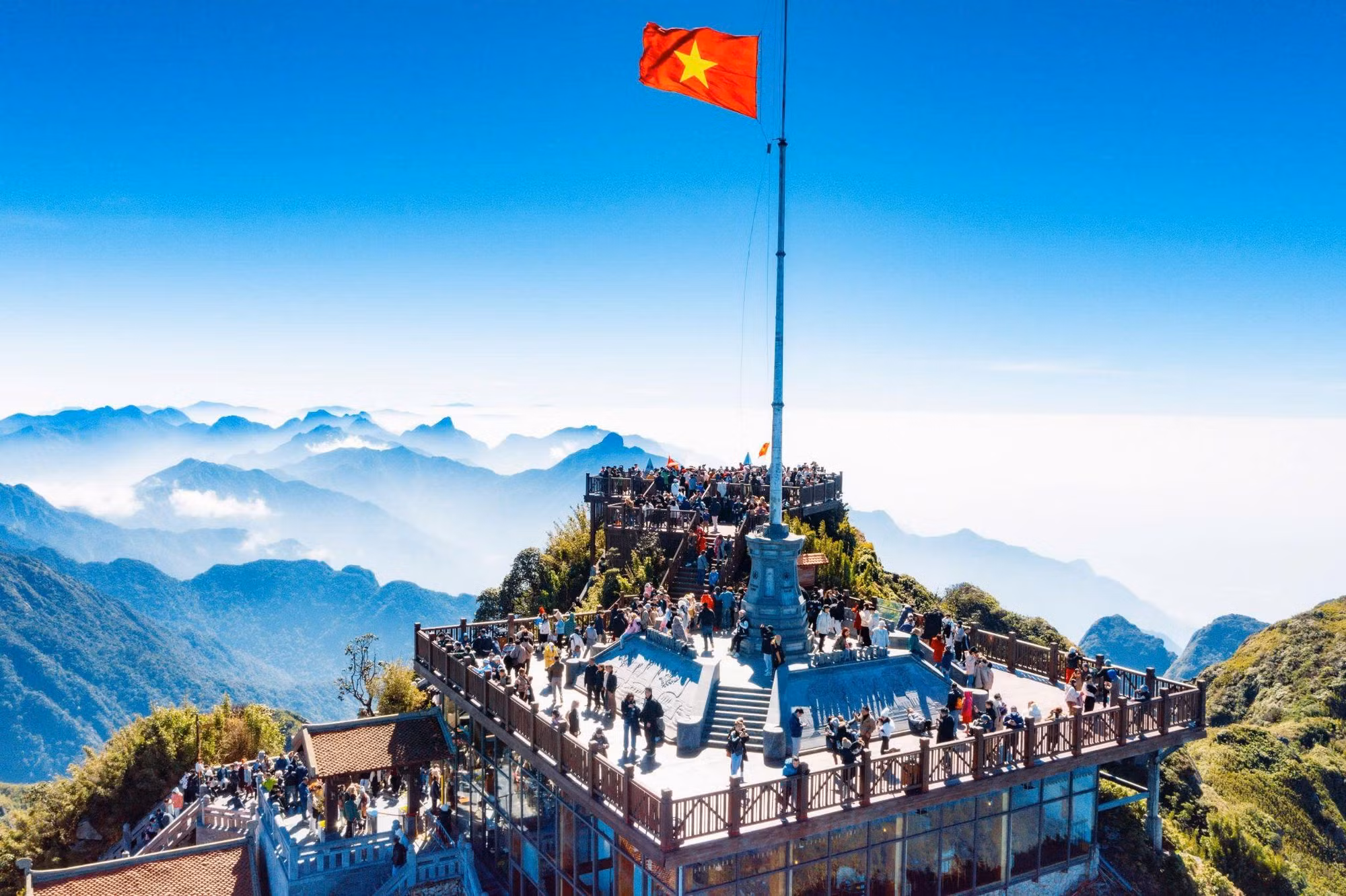 Đẹp ngỡ ngàng những mùa hoa ở Fansipan -0