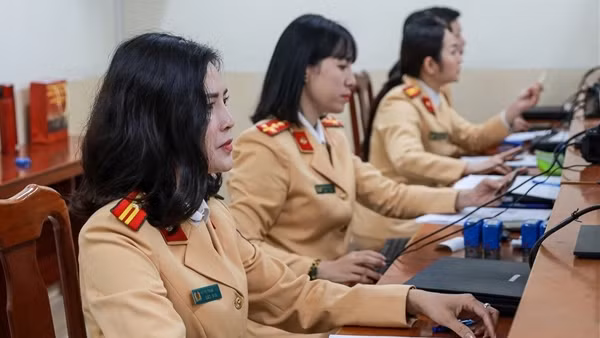 Bộ Công an công bố hình thức mẫu giấy phép lái xe mới
