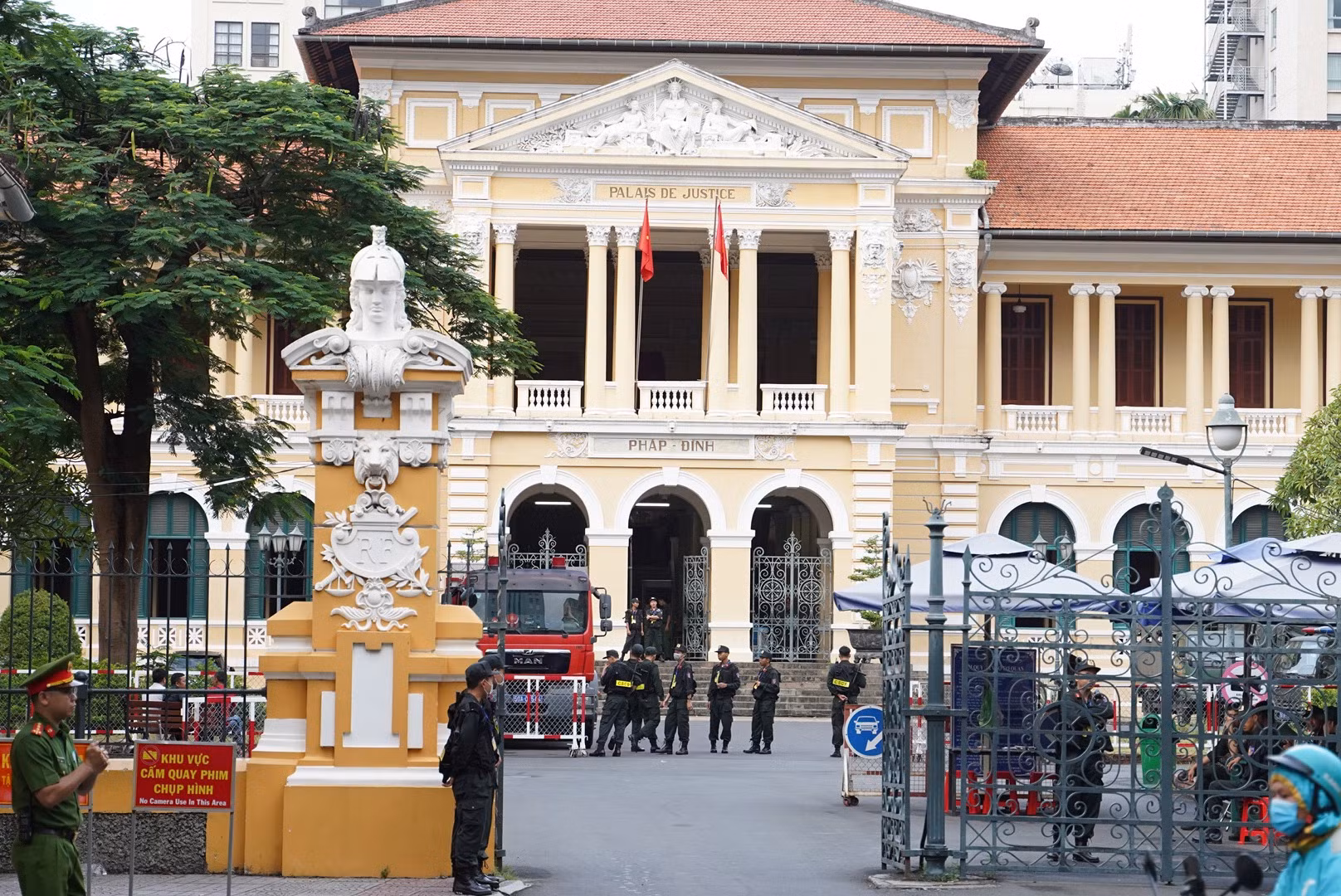 Những hình ảnh đầu tiên tại phiên tòa xét xử vụ án tại Cục Đăng kiểm Việt Nam và các địa phương -5