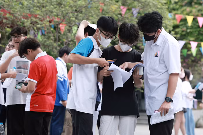 Vì sao phổ điểm môn Tiếng Anh vẫn nằm cuối bảng? -0