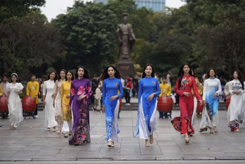 le-hoi-ao-dai-du-lich.jpg -0