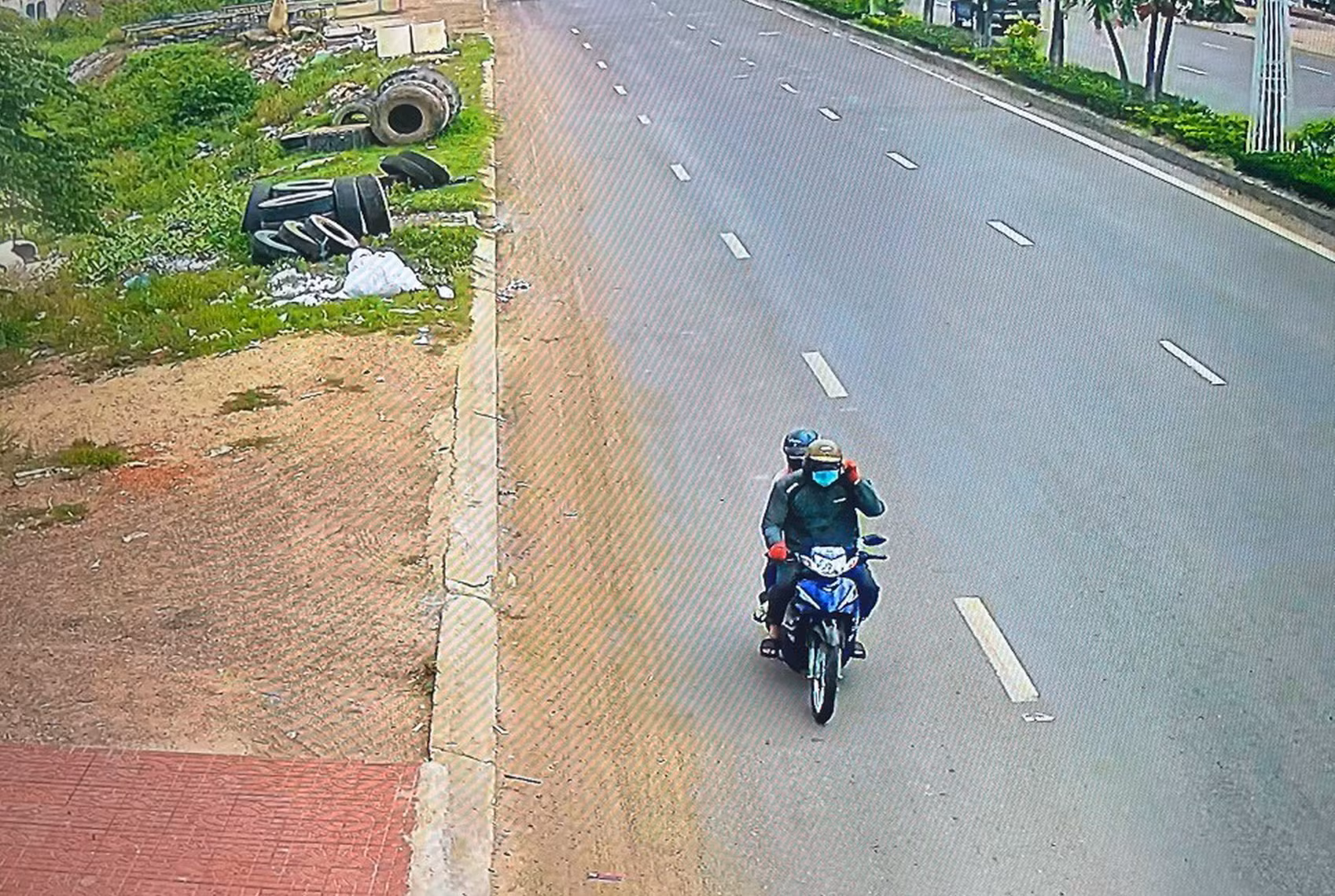  Bắt cặp tình nhân tẩu thoát hơn 100km sau khi cướp giật tài sản -0
