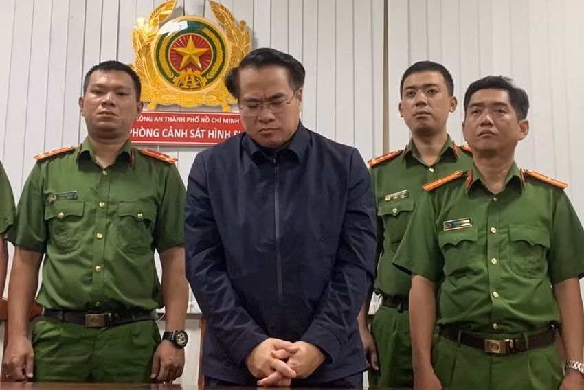 Phiên tòa xét xử “đại án” đăng kiểm vừa trực tiếp vừa trực tuyến -0