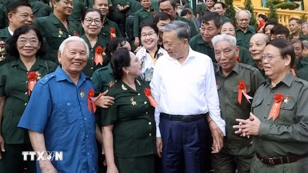 Chủ tịch nước: Thanh niên xung phong là biểu tượng sáng ngời của thế hệ trẻ