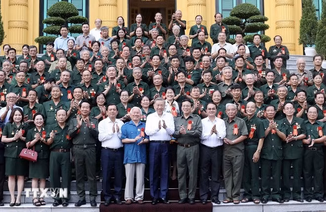 Chủ tịch nước: Thanh niên xung phong là biểu tượng sáng ngời của thế hệ trẻ -0