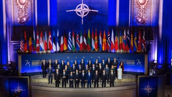 NATO đẩy mạnh hỗ trợ cho Ukraine