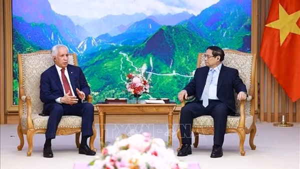 Thủ tướng Phạm Minh Chính tiếp Quốc vụ khanh Bộ Ngoại giao Nhà nước Qatar