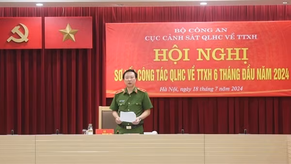 Thực hiện tốt vai trò gương mẫu đi đầu, cải cách thủ tục hành chính, chuyển đổi số trong CAND