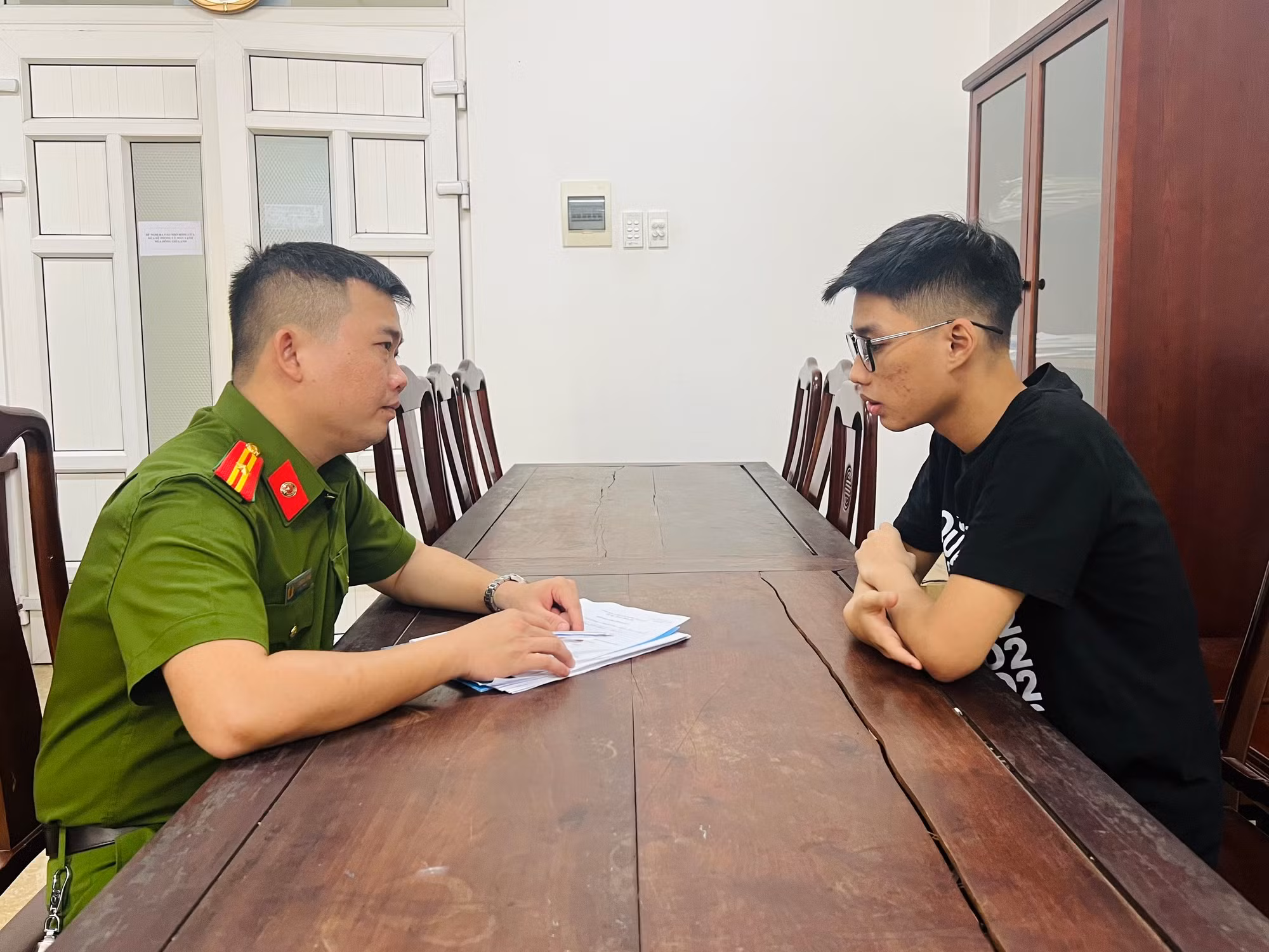 Nhóm đối tượng chiếm quyền đăng nhập Facebook lừa đảo hàng trăm người sa lưới -0