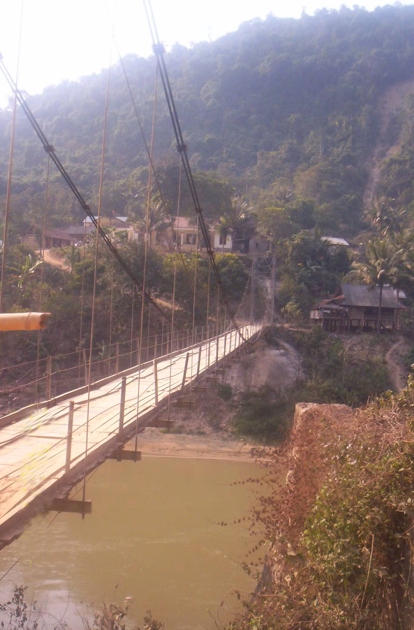 Nơi ấy, ngày chưa yên ả -0