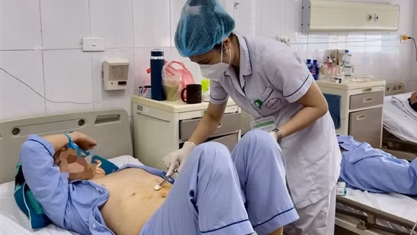 Hy hữu: Xương cá chui vào gan gây nhiễm trùng máu nguy hiểm