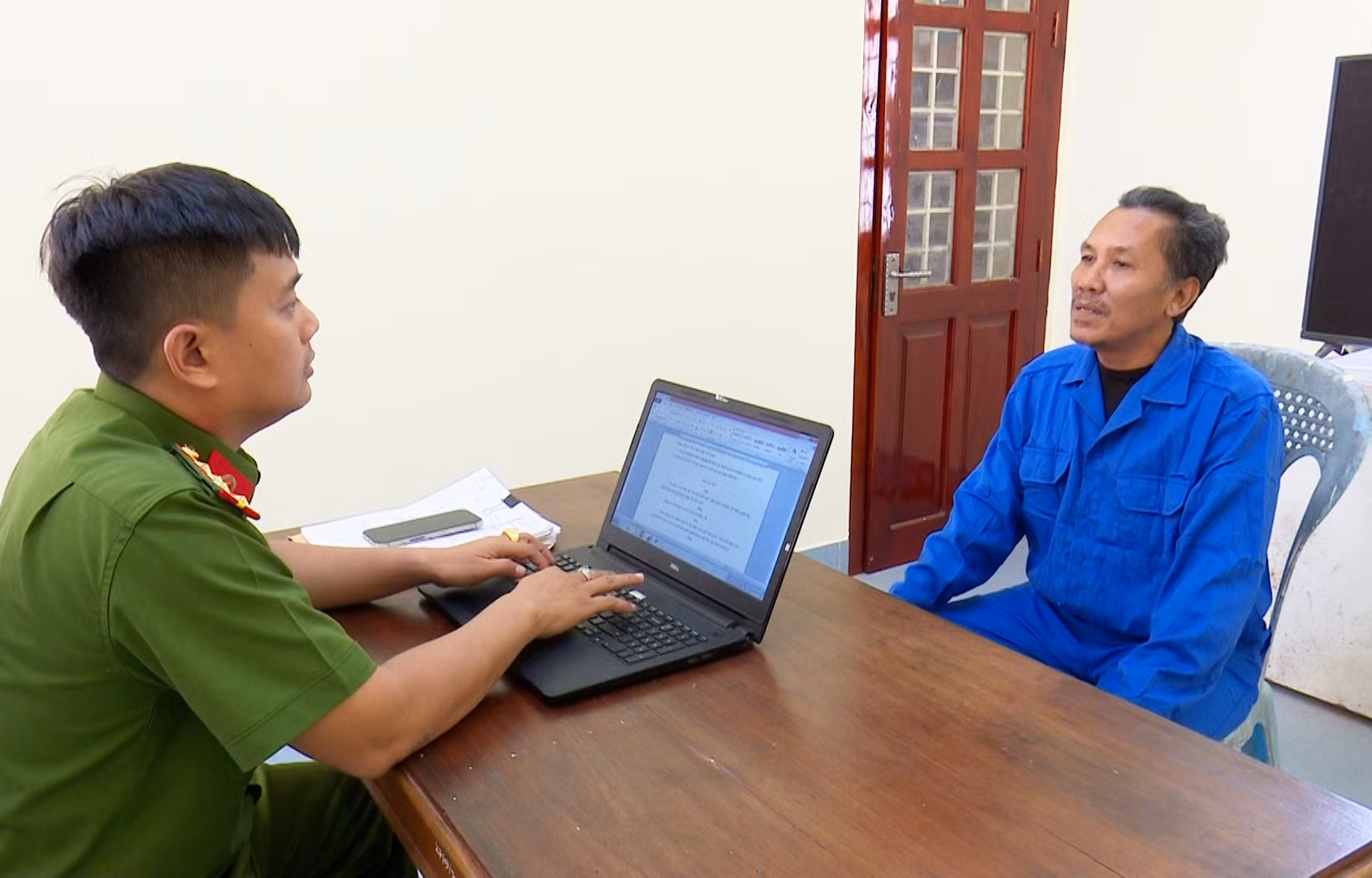 Trên đường đi cai nghiện về ghé “quậy” thánh đường -0