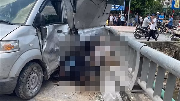 Tai nạn với xe tải, 3 người đi trên 1 xe máy tử vong