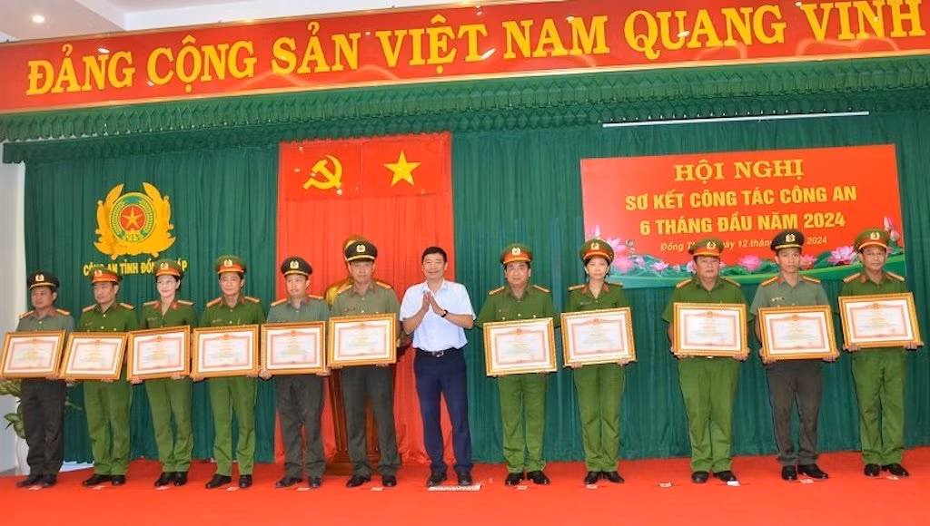 bang khen thu tuong.jpg -0