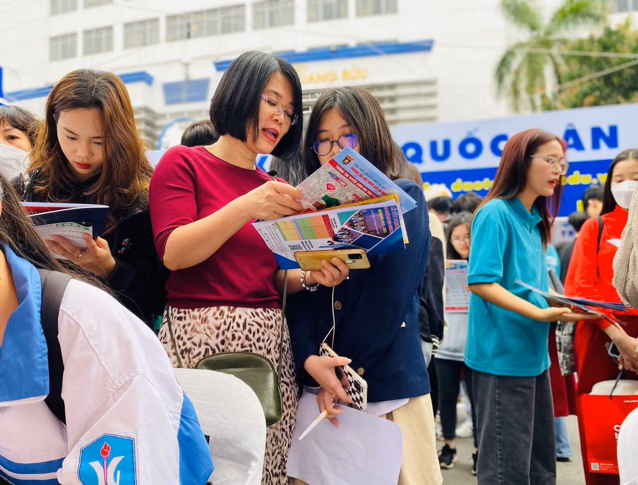 Liệu AI có tranh mất việc làm của tôi và bạn? -1