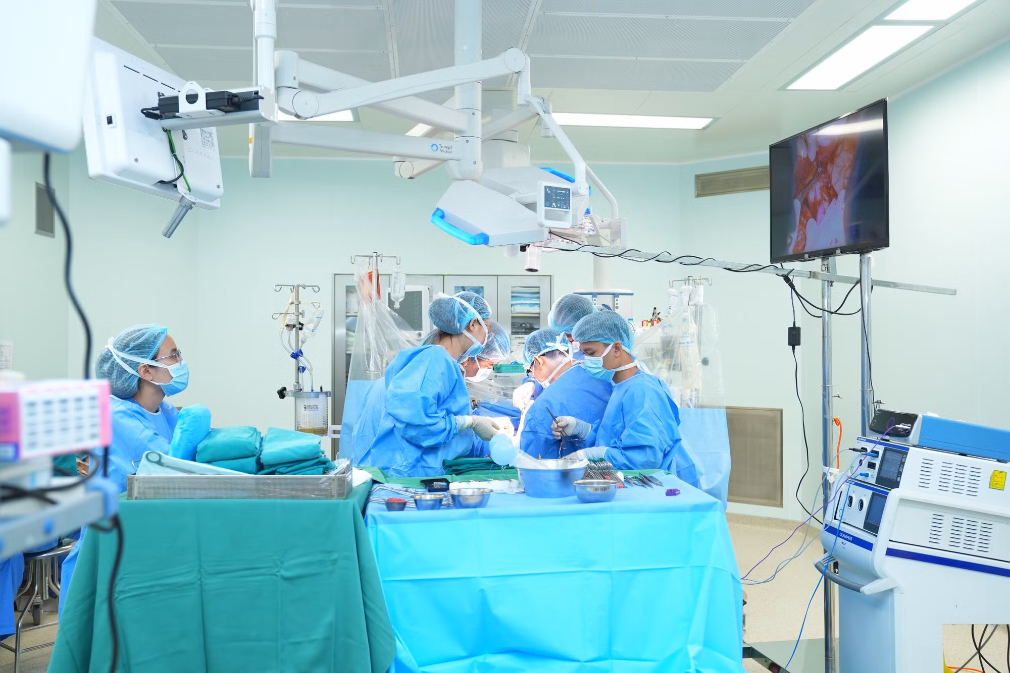 Em dâu hiến gan cứu sống anh chồng -0