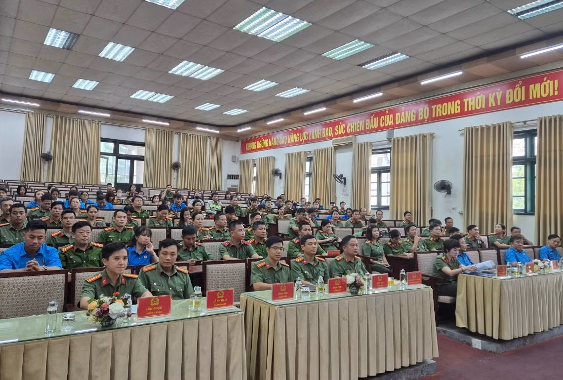 Công đoàn CAND dâng hương, báo công các Vua Hùng nhân kỷ niệm 95 năm Ngày thành lập Công đoàn Việt Nam -0