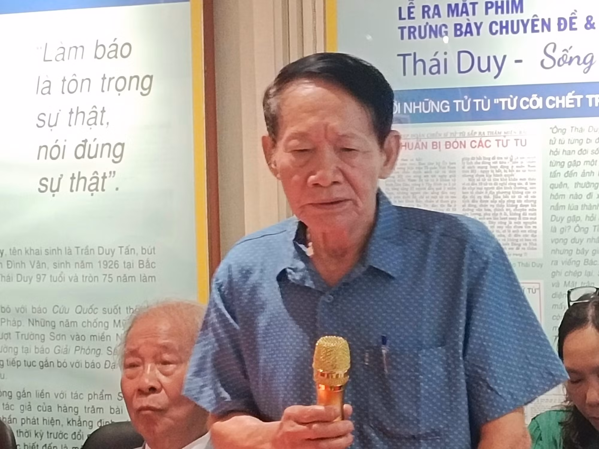Rưng rưng “Màu ký ức” -0