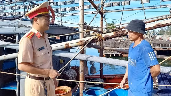 Công an Quảng Nam chung sức gỡ “thẻ vàng” IUU