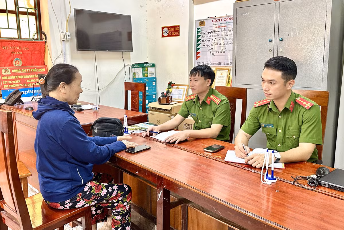 Công an thị trấn Phố Châu ngăn chặn vụ lừa đảo gần 1 tỷ đồng -0