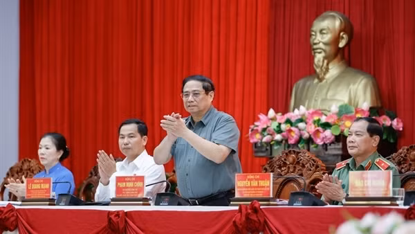 Thủ tướng Phạm Minh Chính giải đáp nhiều vấn đề cử tri TP Cần Thơ quan tâm